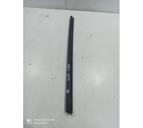 Уплотнитель стекла (передний правый внутренний)