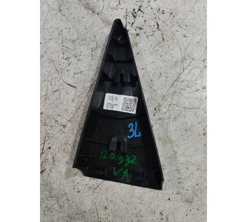 Накладка стекла уголок задняя левая