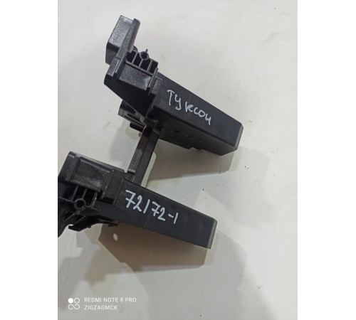 Кронштейн центральной консоли