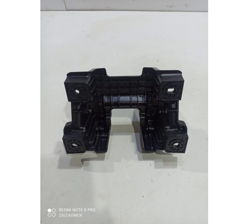 Кронштейн центральной консоли