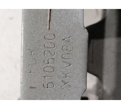 Петля двери(передняя правая верхняя)