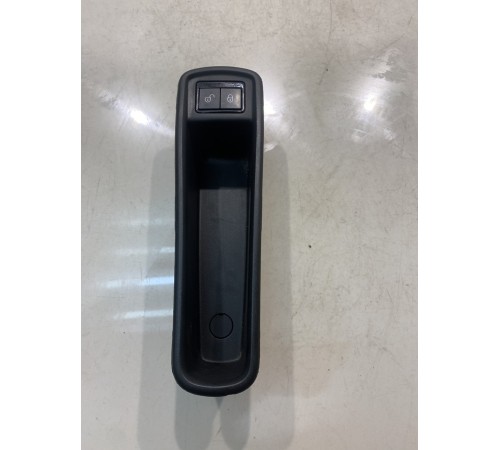 Кнопка открывания двери