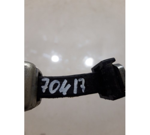 Ограничитель двери (передний, правый)