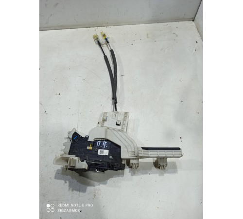 Замок двери (передний правый)