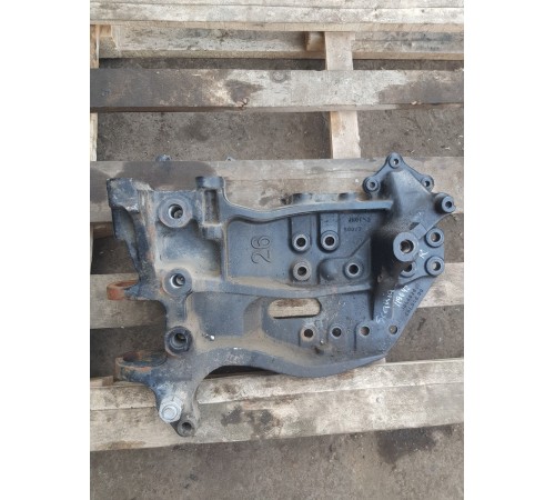 Кронштейн усилителя переднего бампера левый