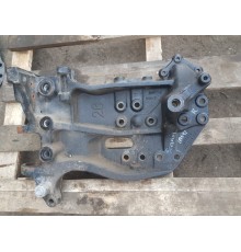 Кронштейн усилителя переднего бампера левый