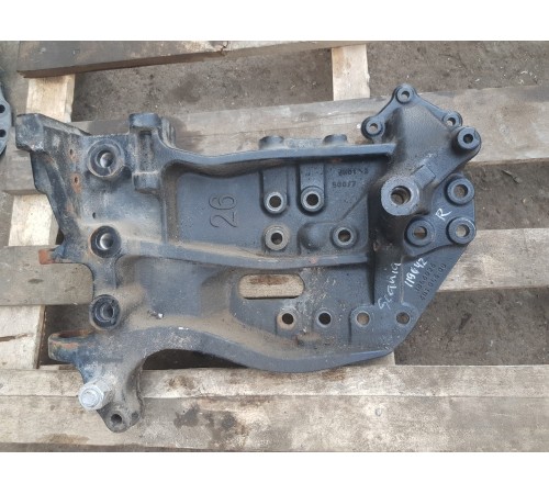 Кронштейн усилителя переднего бампера левый