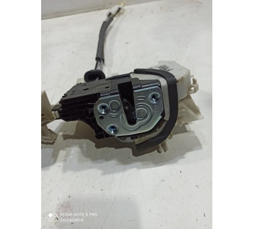 Замок двери (передний правый)