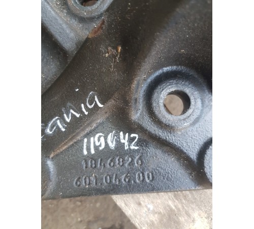 Кронштейн усилителя переднего бампера левый