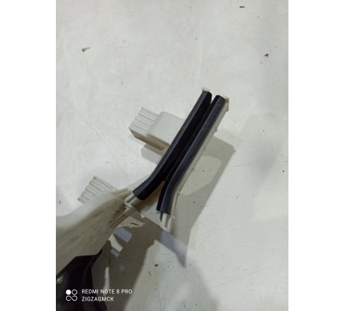 Замок двери (передний правый)