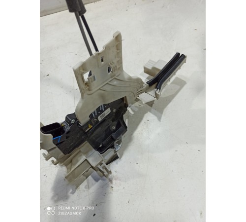 Замок двери (передний правый)