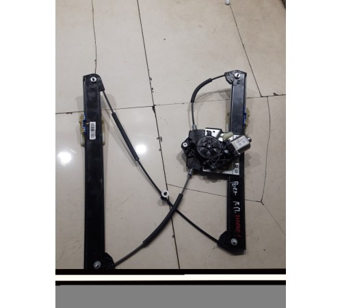 Стеклоподъемник (передний правый)