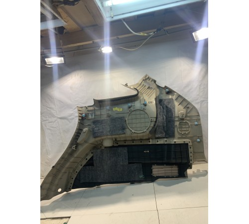 Обшика багажника (левая)