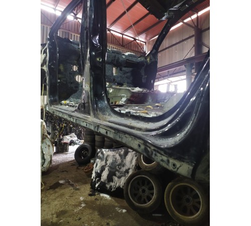 Порог со стойкой (левый)