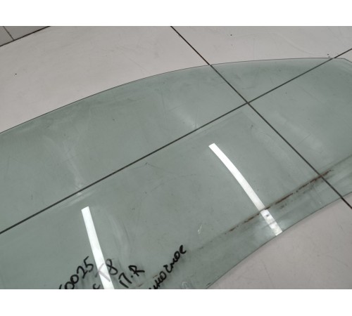 Стекло двери переднее правое