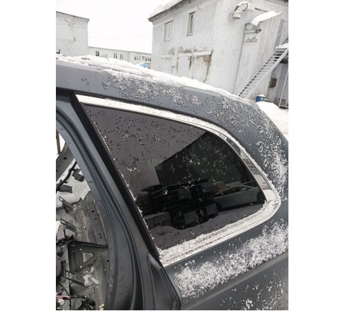 Глухое стекло заднее левое
