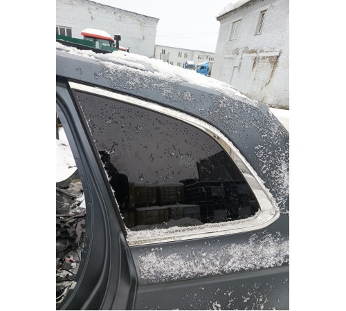 Глухое стекло заднее левое