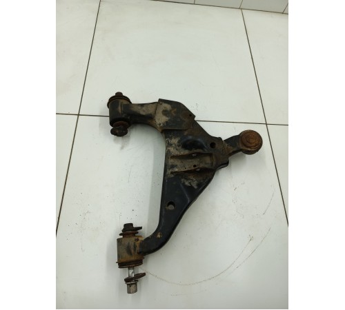 Рычаг передний левый нижний