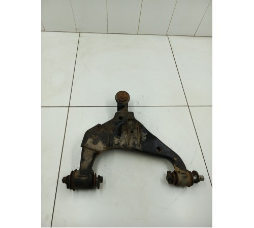 Рычаг передний левый нижний