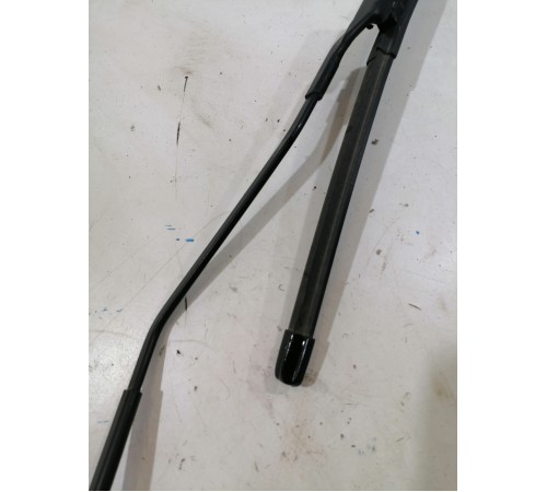 Поводок стеклоочистителя правый