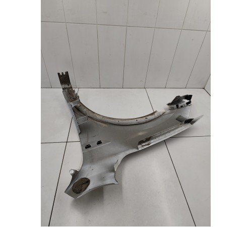 Крыло переднее правое