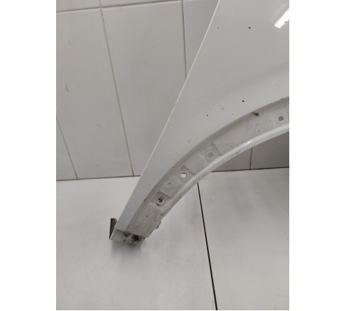 Крыло переднее правое