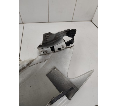 Крыло переднее правое