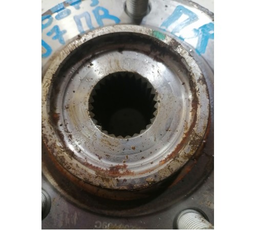 Ступица передняя правая