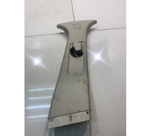 Обшивка центральной стойки (правая, верхняя)