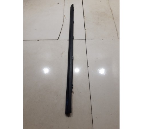 Уплотнитель стекла (передний правый наружный)