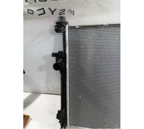 Радиатор охлаждения двигателя