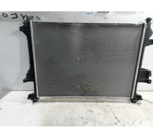 Радиатор охлаждения двигателя