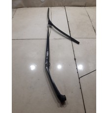 Поводок стеклоочистителя левый
