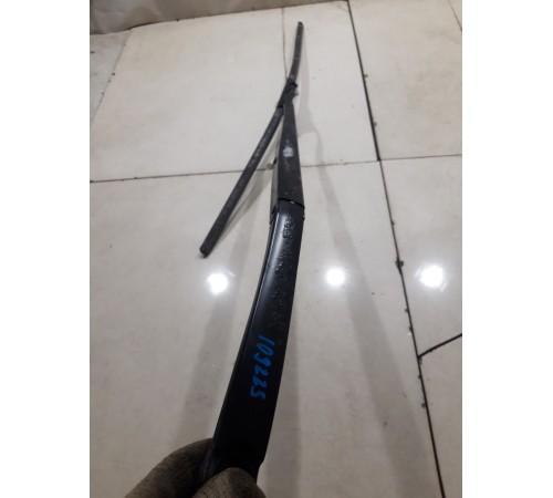 Поводок стеклоочистителя левый