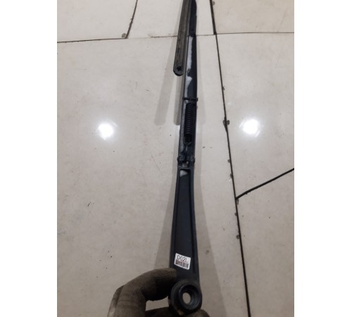 Поводок стеклоочистителя левый