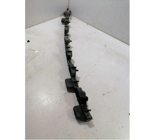 Кронштейн крепление заднего бампера центральный