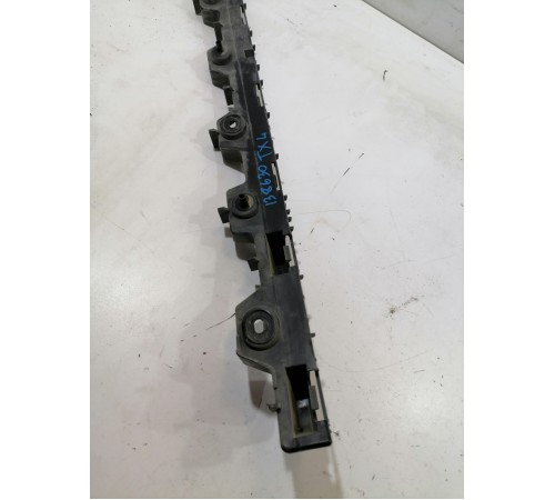 Кронштейн крепление заднего бампера центральный