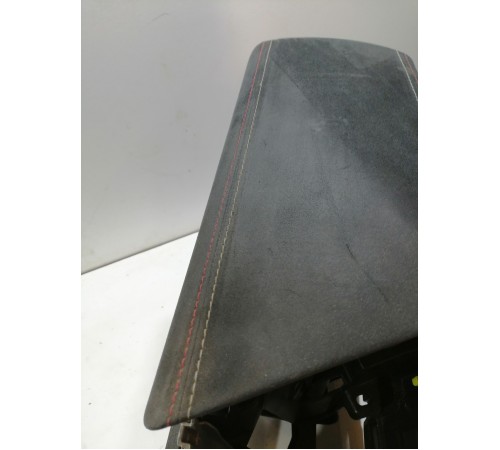 Центральная консоль с подлокотником