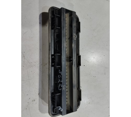 Решетка вентиляционная (задняя правая)