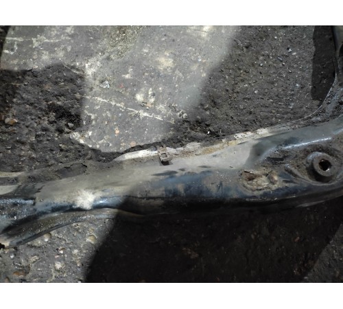 Подрамник передний