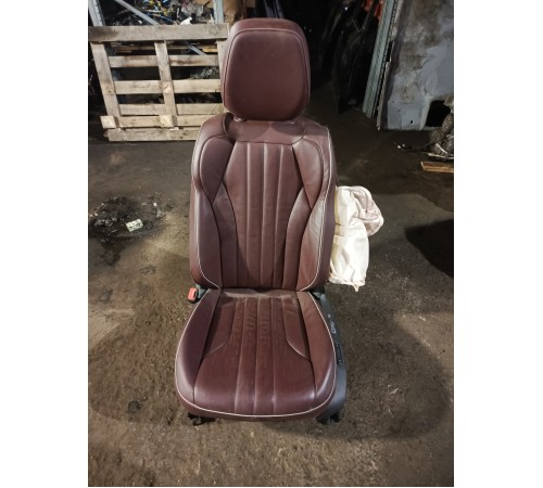 Сиденье переднее левое