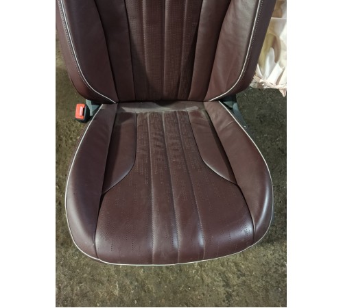 Сиденье переднее левое