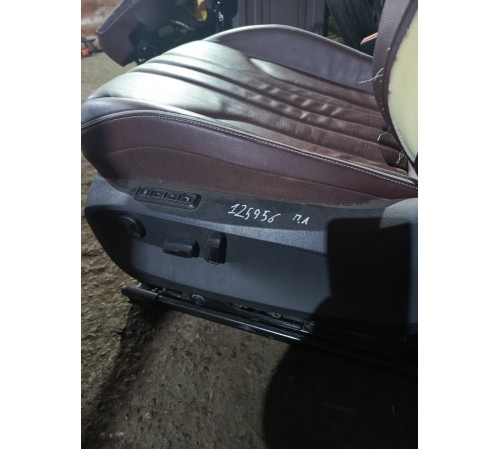 Сиденье переднее левое