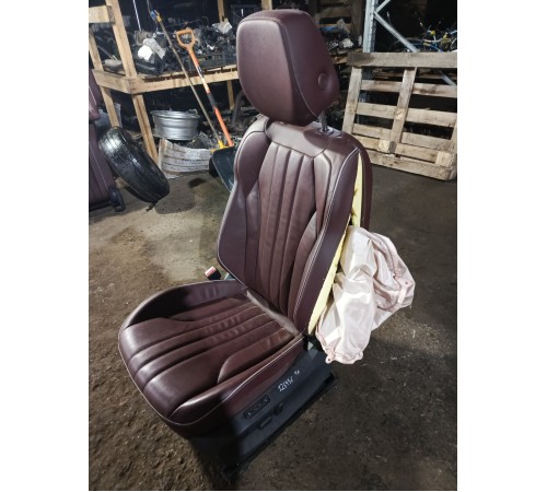 Сиденье переднее левое