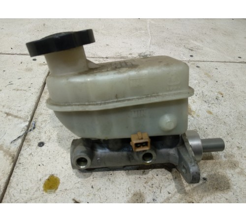 Цилиндр главный тормозной