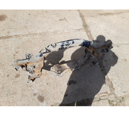 Балка подвески задняя (подрамник)