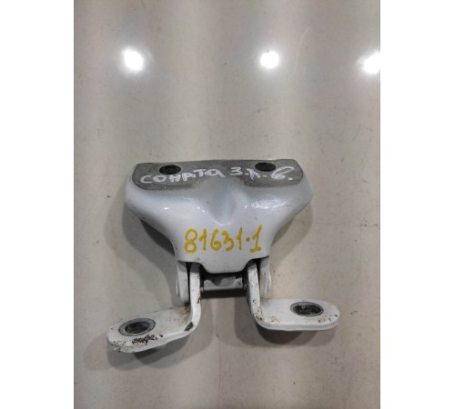 Петля двери(задняя левая верхняя)