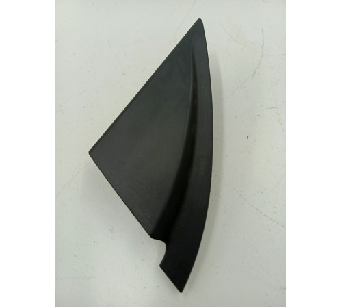 Угол двери передний левый внутренний