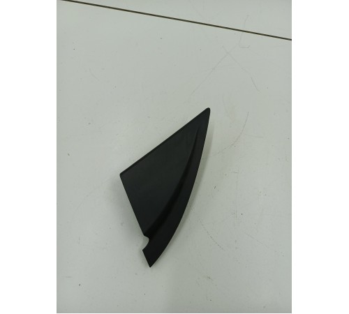 Угол двери передний левый внутренний