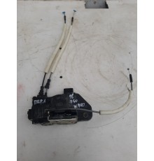 Замок двери (передний левый)